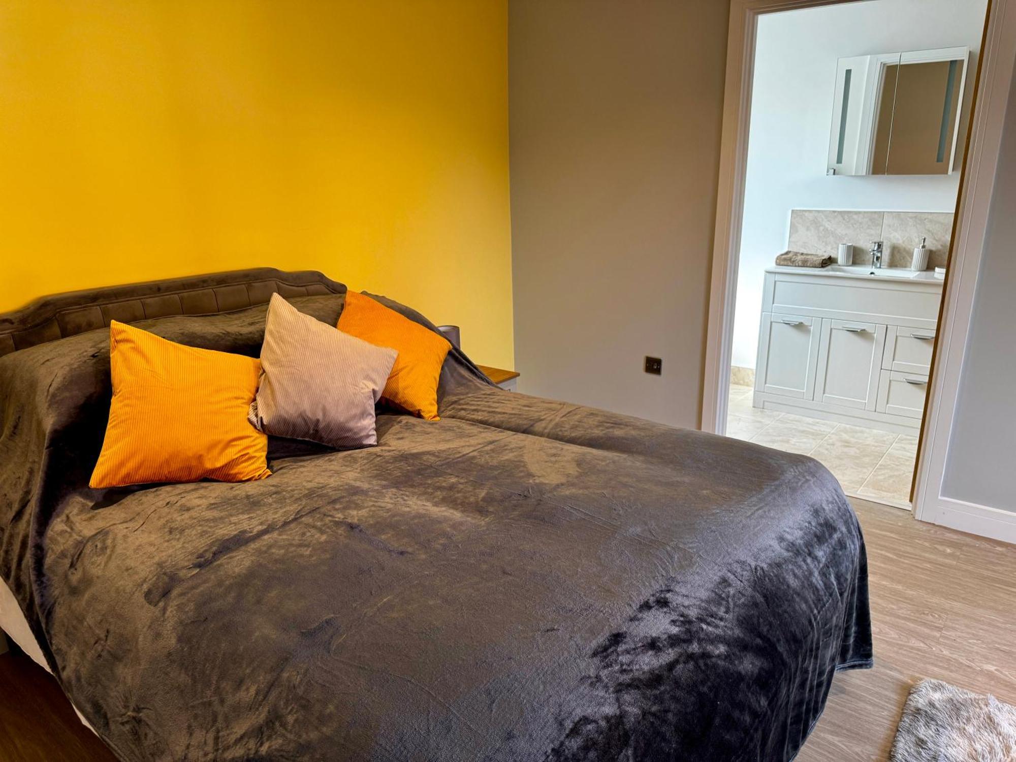 Luxury Isla Cottages, Bourne! Dog-Friendly, Countryside Views, Garden, Parking, 5Mins Pubs - Family Holiday Bilik gambar