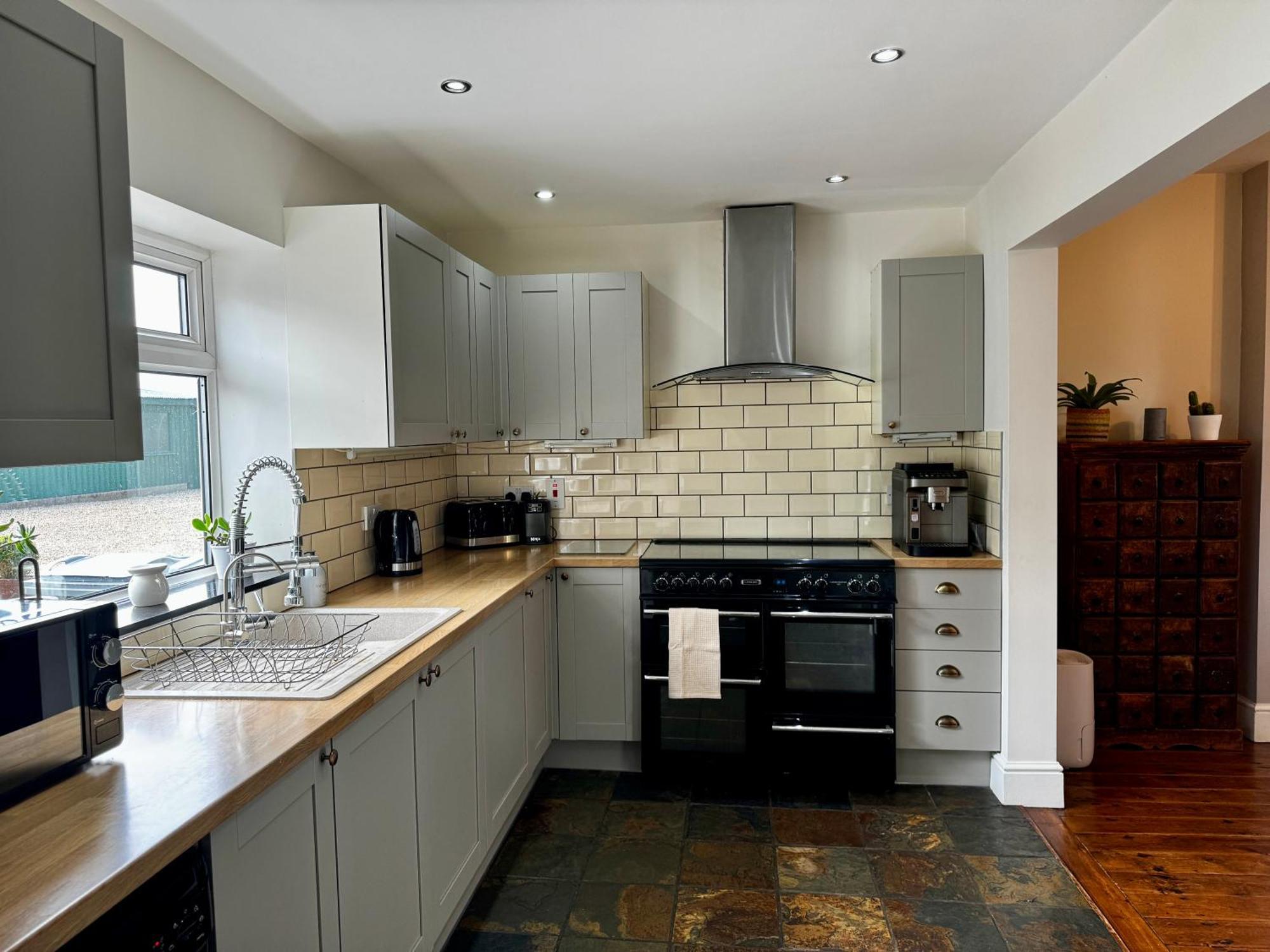 Luxury Isla Cottages, Bourne! Dog-Friendly, Countryside Views, Garden, Parking, 5Mins Pubs - Family Holiday Bilik gambar