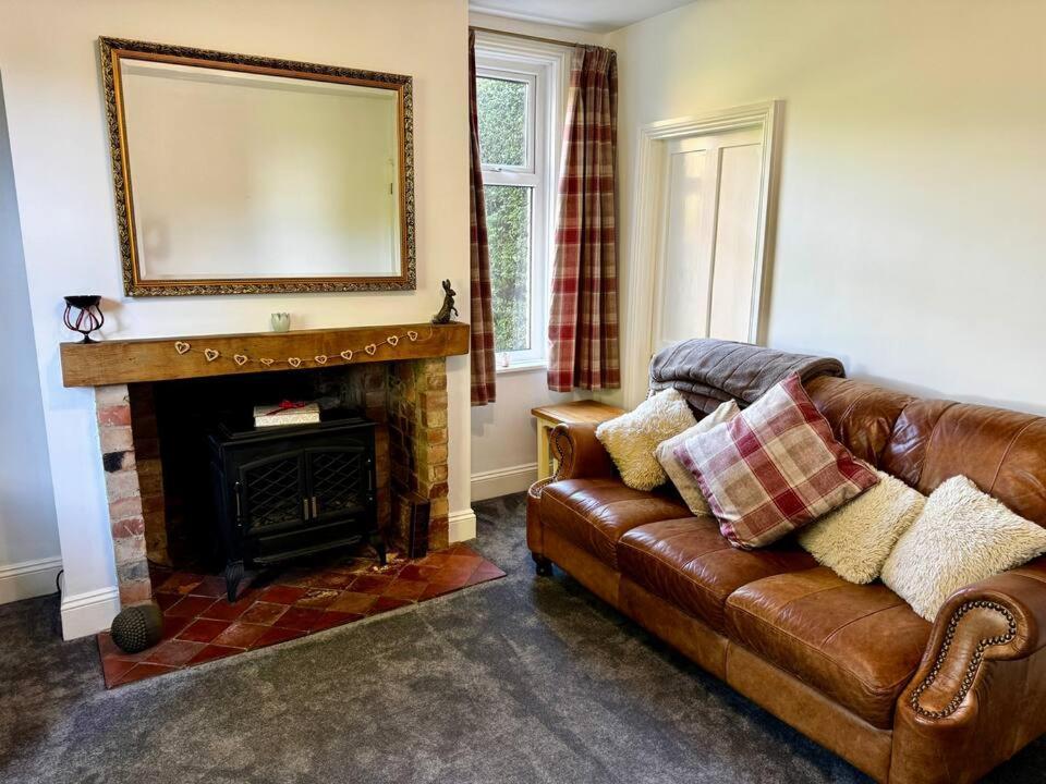 Luxury Isla Cottages, Bourne! Dog-Friendly, Countryside Views, Garden, Parking, 5Mins Pubs - Family Holiday Luaran gambar